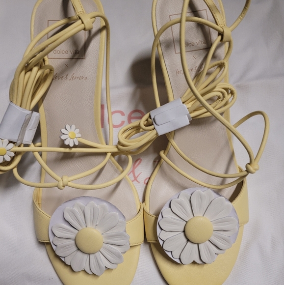 NIB DOLCE VITA GORGEOUS DAIZY SANDALS!!! - Picture 4 of 8